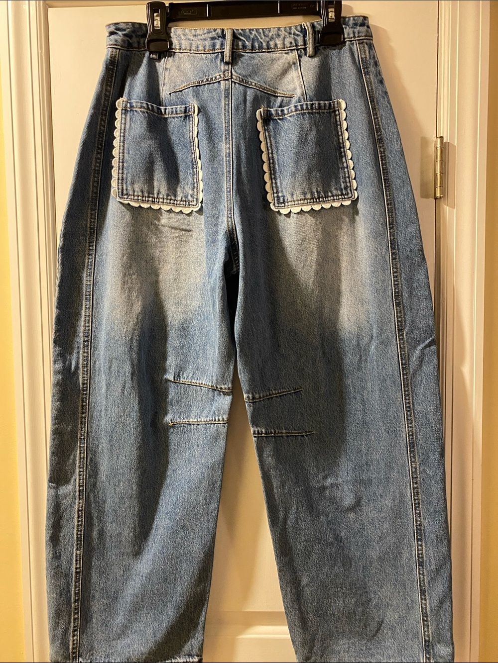 Jacquie The Label Cotton Stretch Barrel Leg Embroidered Pockets Rare Jeans NWOT
